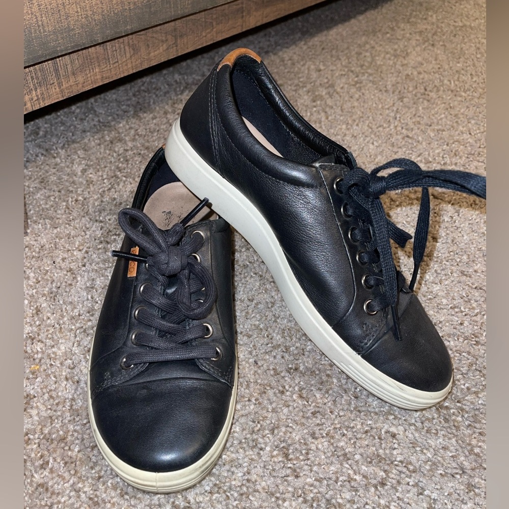 Ecco casual shoe; Women’s 6.5; Color: Black